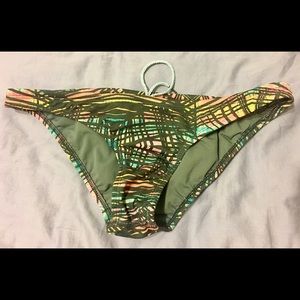 Jolyn x Mallyce Collab bikini bottoms size Large